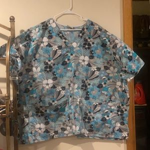 Tafford Scrub Top- Sell as Add-on !! 💙💙🦋